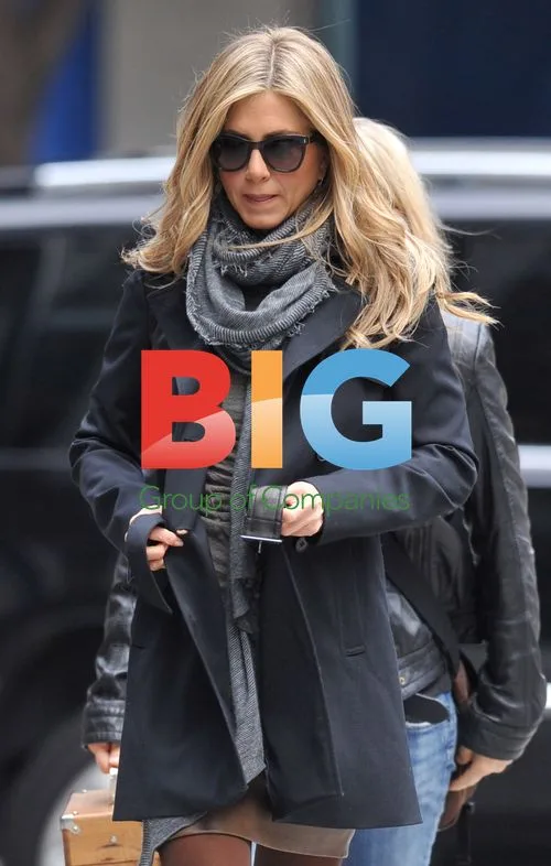 Jennifer Aniston films 'Wanderlust' in NYC