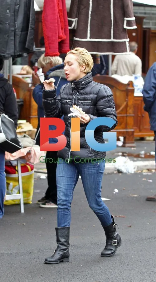 Hayden Panettiere Shopping in Rome
