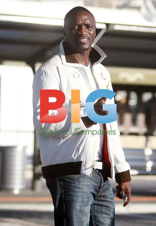Akon arrives at Perth Airport