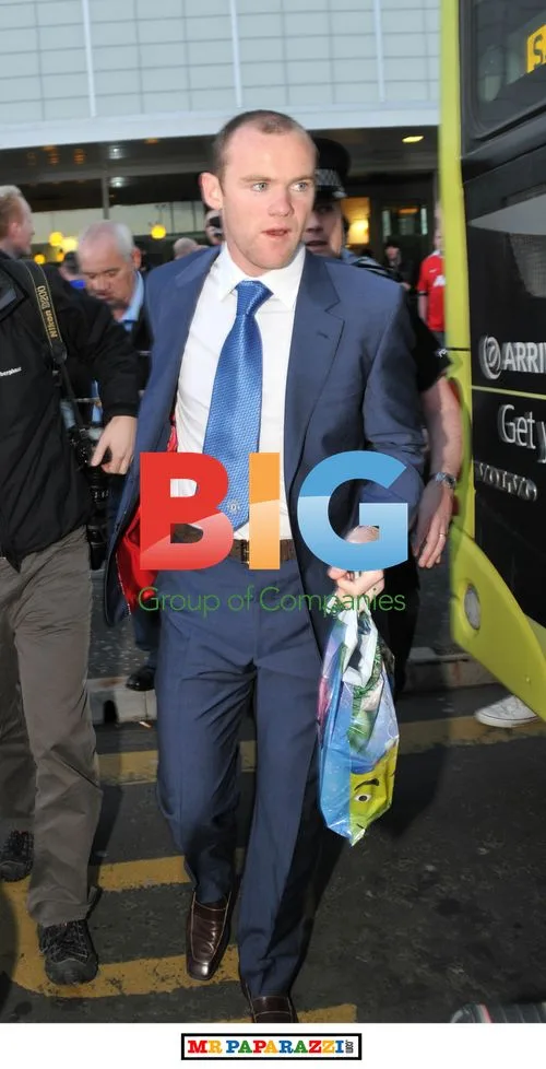 Manchester United Players Arrive at Glasgow Airport