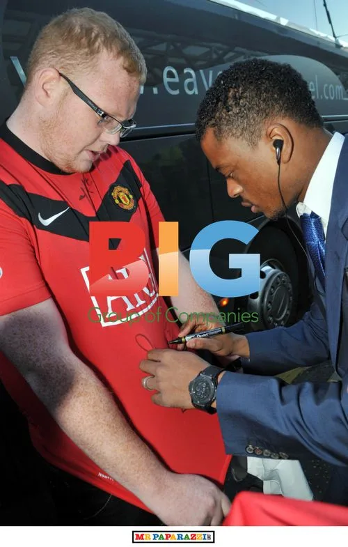 Manchester United Players at Glasgow Airport