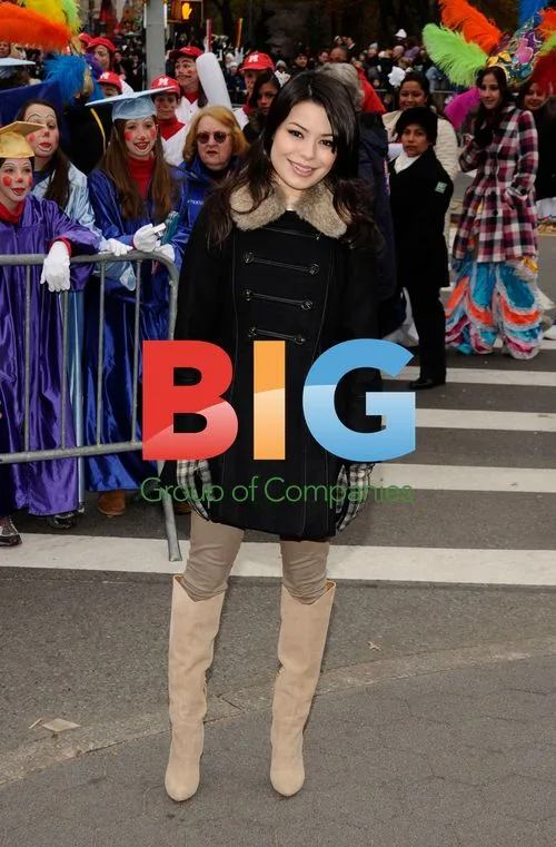 Miranda Cosgrove in Macy's Parade