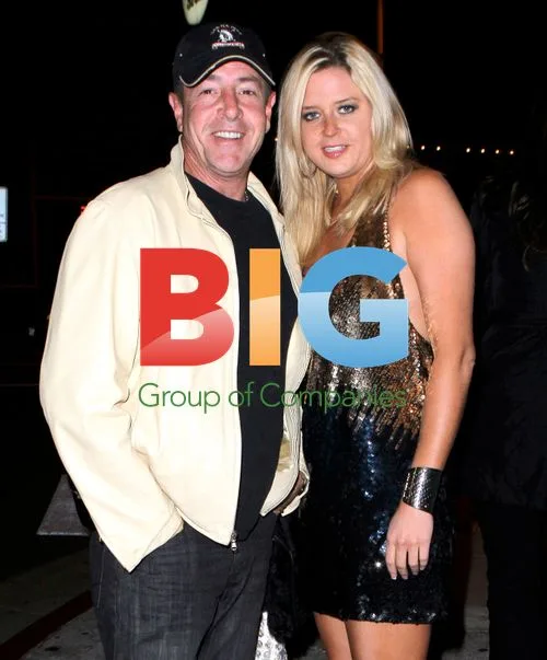 Michael Lohan helps homeless bum in LA