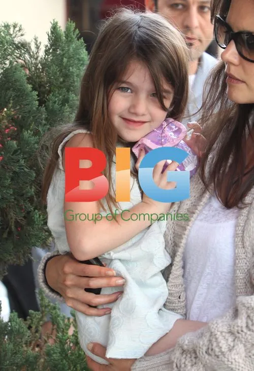 Katie Holmes and Suri Shopping in LA
