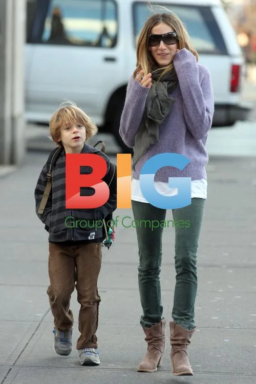 Sarah Jessica Parker walks son to school