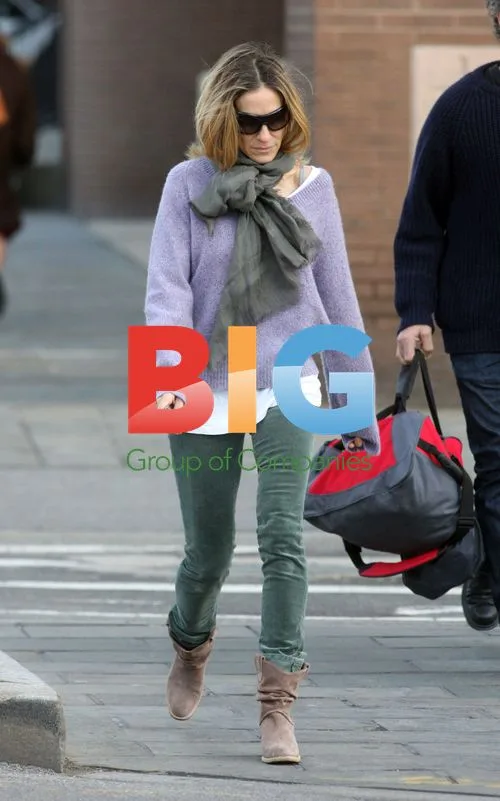 Sarah Jessica Parker Takes Son to School