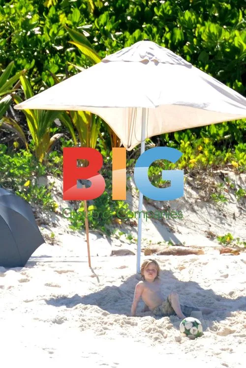 Angelina Jolie and Brad Pitt's family at the beach