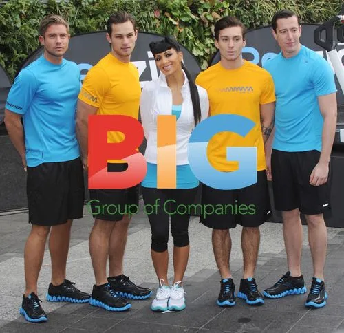 Nicole Scherzinger promotes Reezig trainers