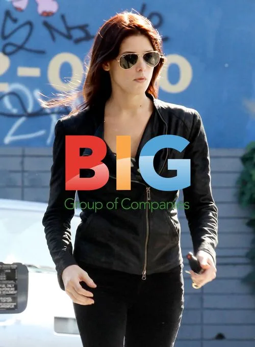 Ashley Greene & Joe Jonas Gas Up