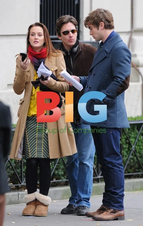 Leighton Meester, Chace Crawford and Andrew McCarthy on Gossip Girl set