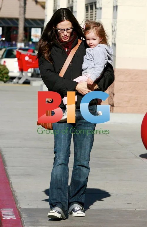 Jennifer Garner and Daughter at Target