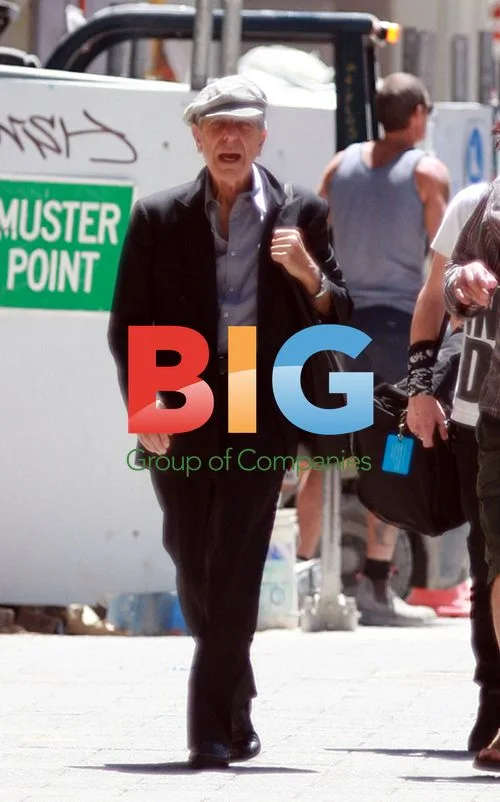 Leonard Cohen Walks Perth Streets