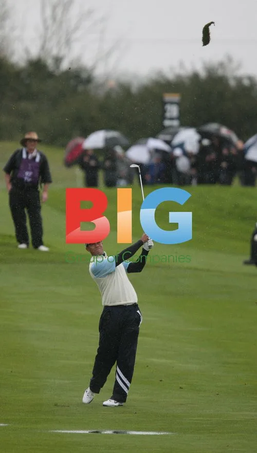 Players brave heavy rain at 2010 Ryder Cup