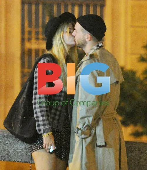 Mischa Barton and DJ Ali Love Kissing in Milan