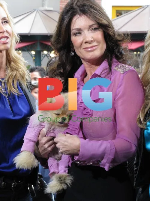 Lisa VanderPump visits "Extra"