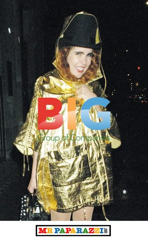Paloma Faith Spotted in Piccadilly Circus