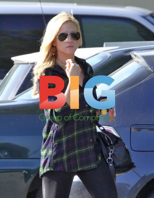 Vanessa Hudgens and Britney Snow Lunch Outing