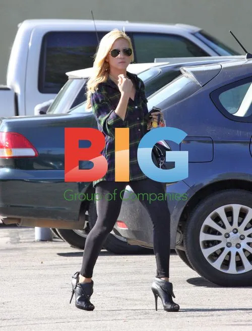 Vanessa Hudgens and Britney Snow meet up for lunch