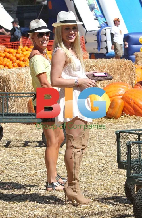 Jamie Hilfiger at Pumpkin Patch