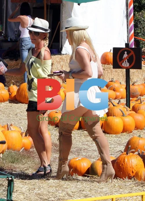 Jamie Hilfiger shops at Pumpkin Patch