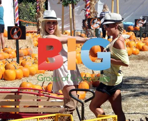 Jamie Hilfiger Shopping at Pumpkin Patch