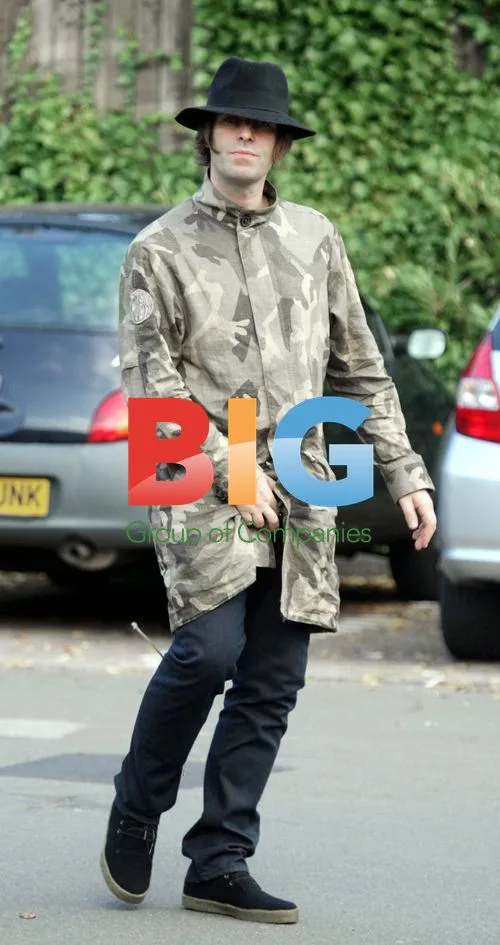Liam Gallagher and Nicole Appleton Shop