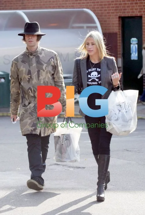 Liam Gallagher and Nicole Appleton Shop