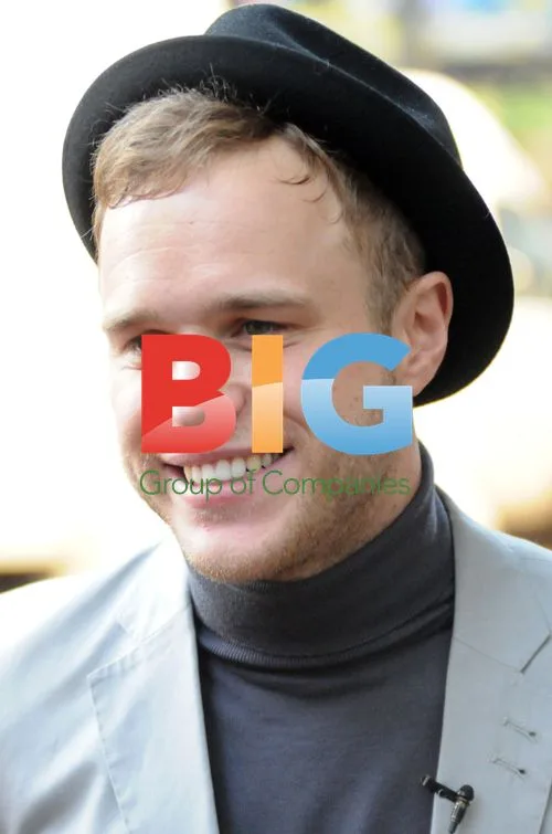 Olly Murs Busking in London