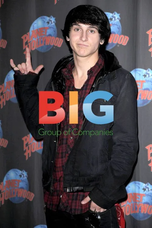 Micthel Musso Promotes New Album at Planet Hollywood
