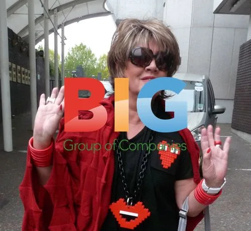 Amanda Barrie Outside London Studios
