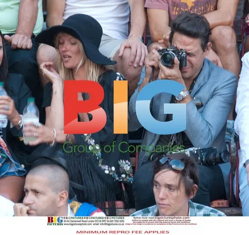 Kate Moss and Jamie Hince Spotted with Rings