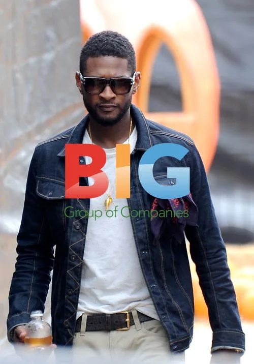 Usher takes sons to pumpkin patch