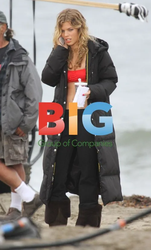 Annalynne Mccord on 90210 set