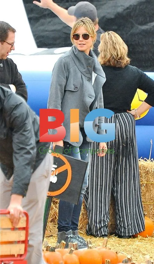 Heidi Klum and Seal with Kids at Pumpkin Patch