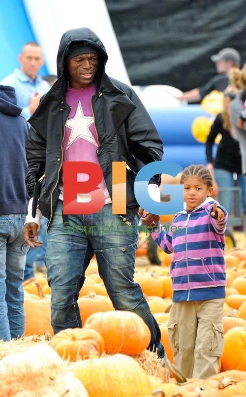 Heidi Klum and Seal with Kids at Pumpkin Patch