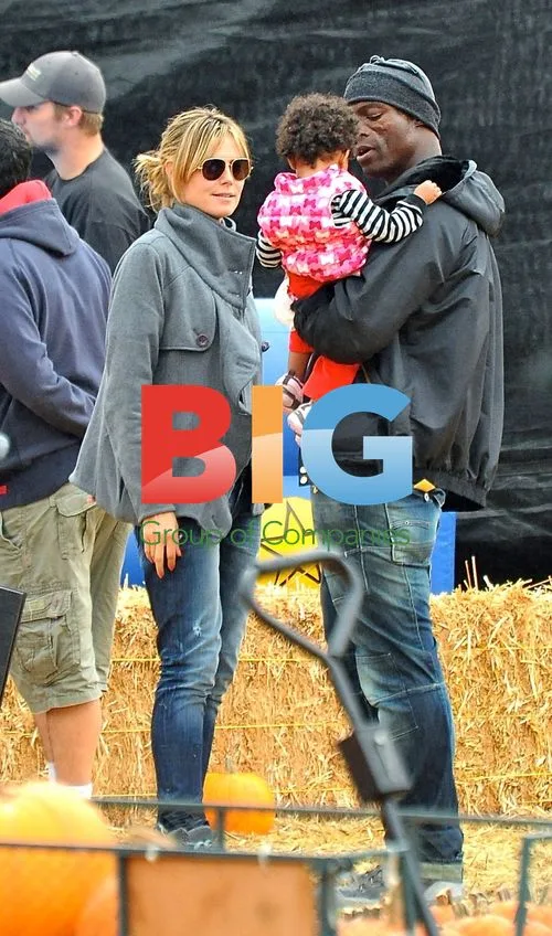 Heidi Klum and Seal with Kids at Pumpkin Patch