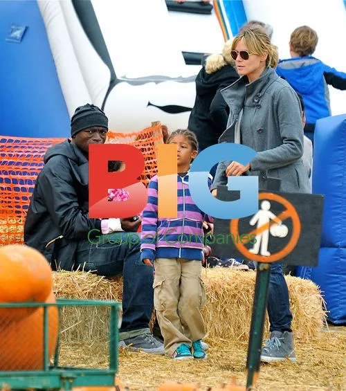 Heidi Klum and Seal with Kids at Pumpkin Patch