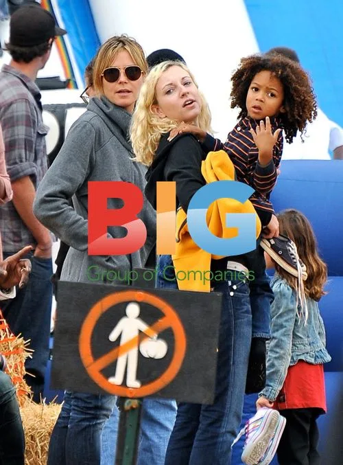 Heidi Klum and Seal with Kids at Pumpkin Patch