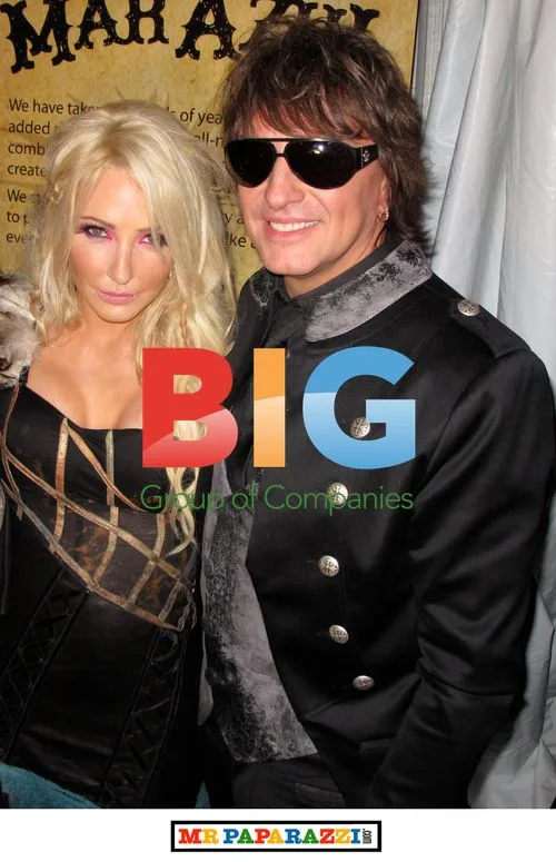 Richie Sambora and Nikki Lund at Fashion Show