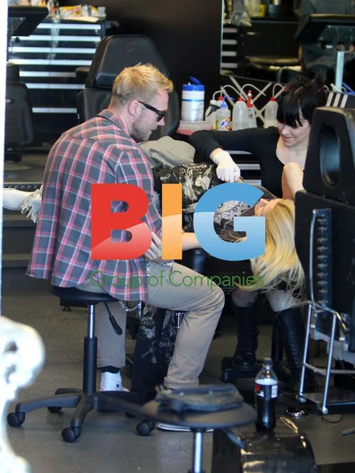 Ronan Keating and Wife Get Tattoo