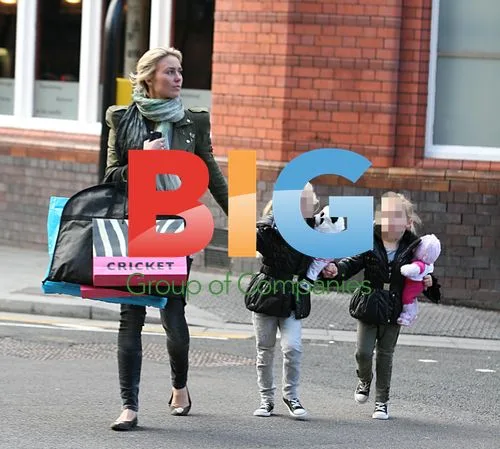 Alex Curran Shopping with Daughters