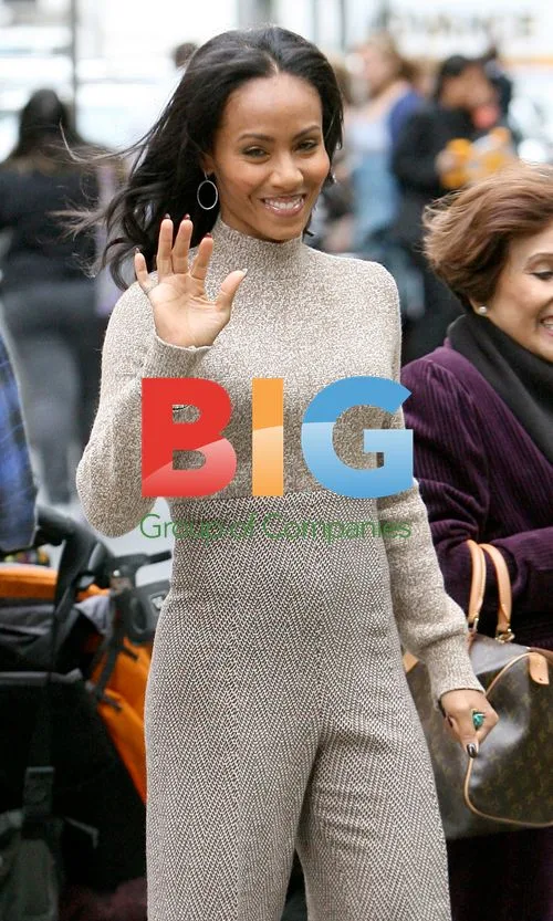 Jada Pinkett Smith with Bulldog Puppy