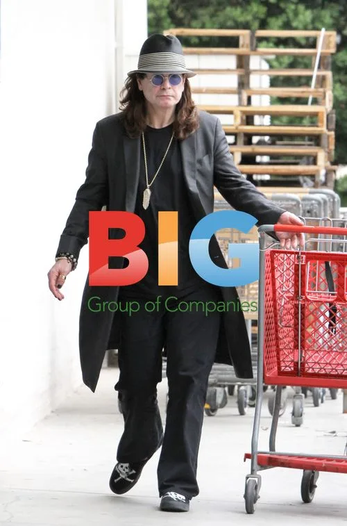 Ozzy Osbourne Runs Errand at Petco