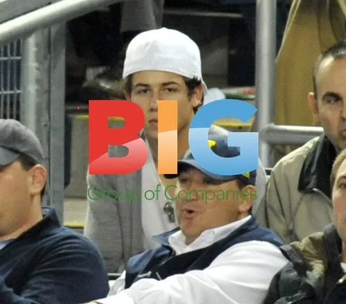 Nick Jonas at ALCS Yankees vs Rangers Game 4