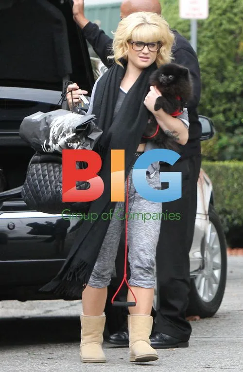 Kelly Osbourne Running Errands