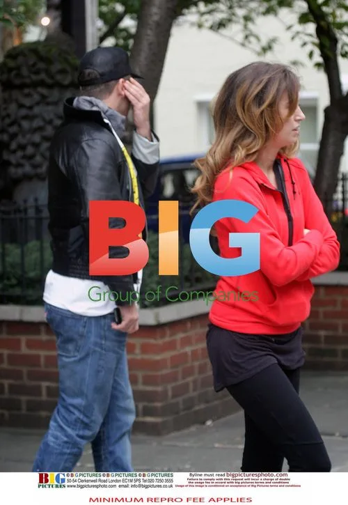 Robbie Williams Spotted Outside Boutique