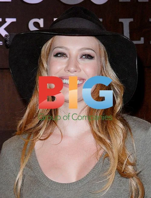 Hilary Duff Promotes 'Elixir' Book