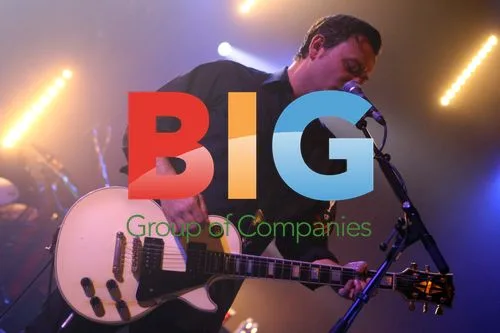 Manic Street Preachers Perform Live in Southend