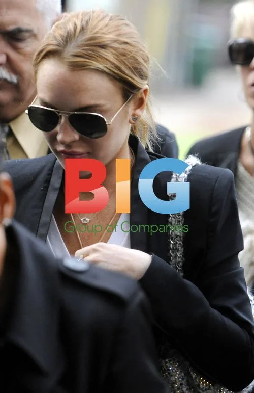 Lindsay Lohan arrives at courthouse in Beverly Hills