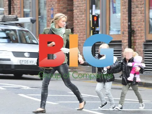 Alex Curran Shopping with Daughters